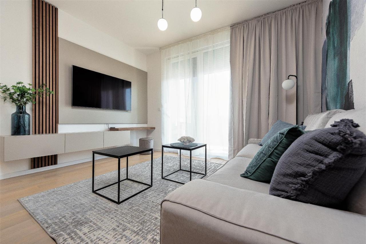 City Lux Apartment 2 - With Garage And Balcony Zadar Bagian luar foto