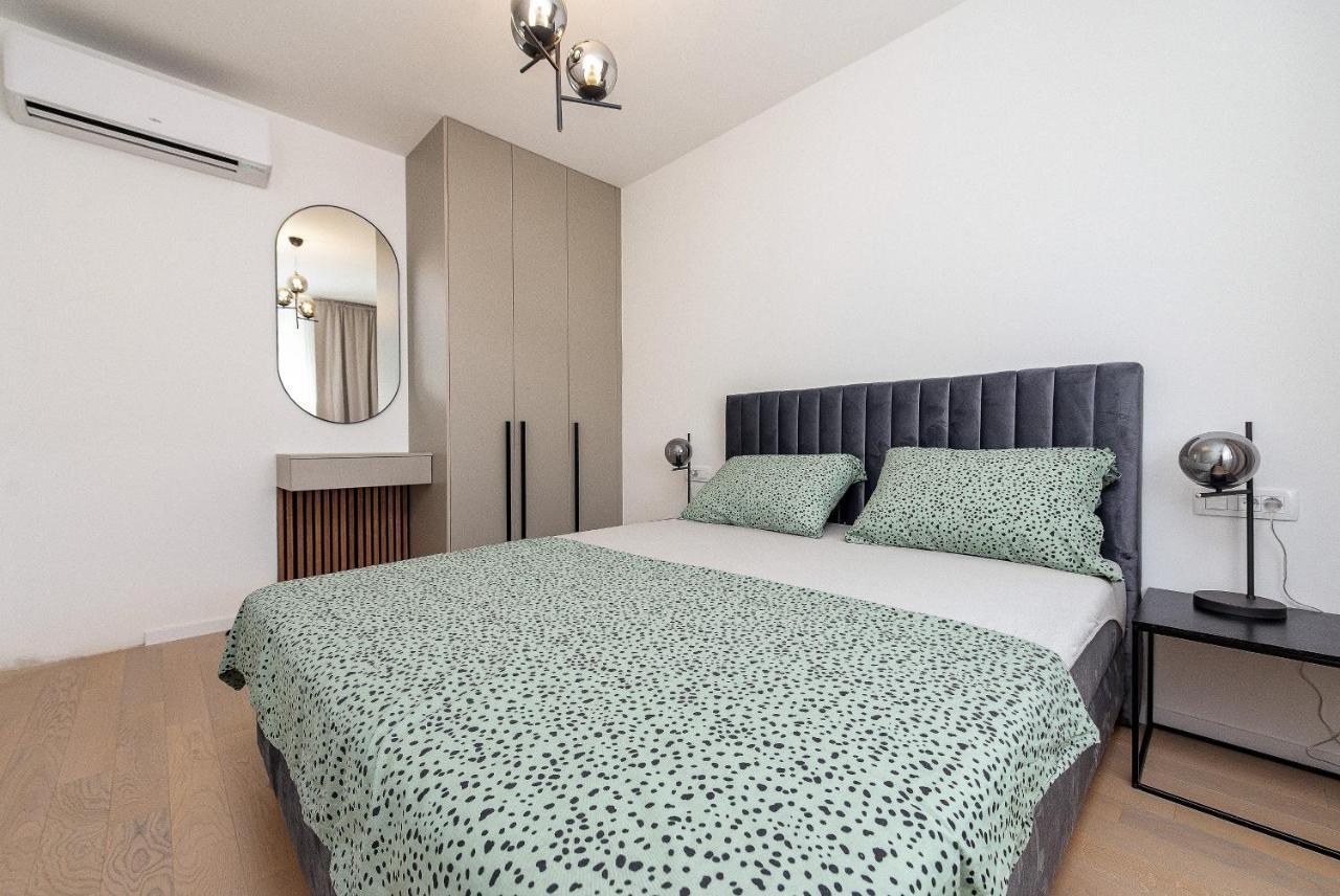 City Lux Apartment 2 - With Garage And Balcony Zadar Bagian luar foto