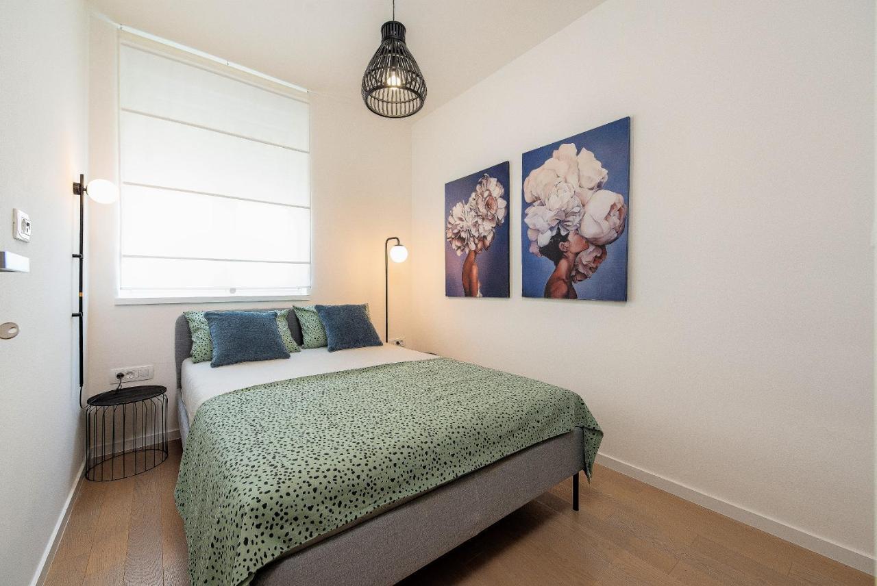 City Lux Apartment 2 - With Garage And Balcony Zadar Bagian luar foto